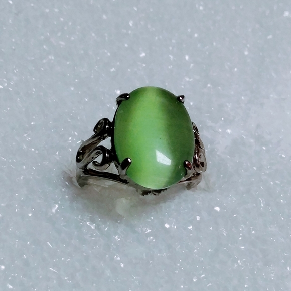 Ring - Picture 1 of 2